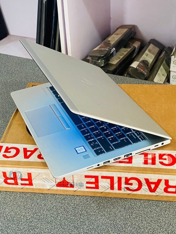 HP ELITEBOOK 830/840G5
